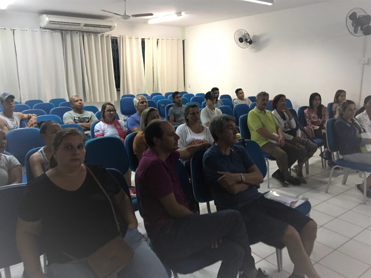 Reunião de professores e estudantes - Foto: Divulgação