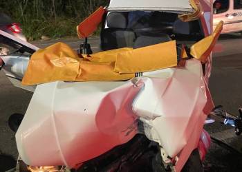 Grave acidente registrado na SC 401 após veículo bater em mureta de proteção 